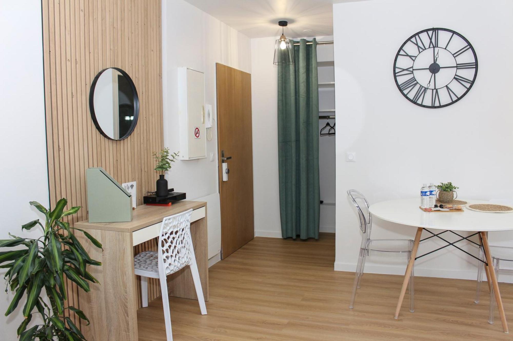 Appartement Entier *Au Pied De La Gare* Juvisy-sur-Orge Exterior photo